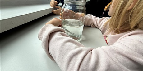 Powiększ grafikę: doswiadczenia-w-swietlicy-drugie-polrocze-675783.jpg