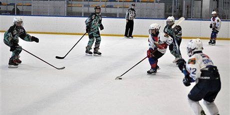 Powiększ grafikę: druzyna-zaka-starszego-gas-olivia-zdobywa-3-miejsce-w-nieoficjalnych-mistrzostwach-polski-u-12-w-hokeju-na-lodzie-650239.jpg