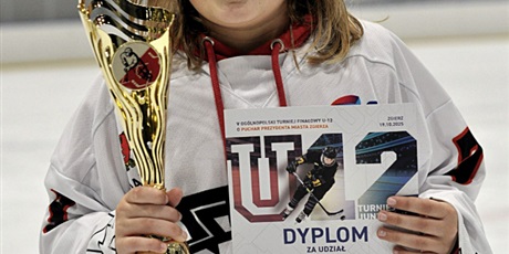 Powiększ grafikę: druzyna-zaka-starszego-gas-olivia-zdobywa-3-miejsce-w-nieoficjalnych-mistrzostwach-polski-u-12-w-hokeju-na-lodzie-650248.jpg