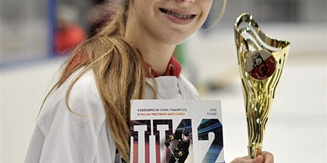 Powiększ grafikę: druzyna-zaka-starszego-gas-olivia-zdobywa-3-miejsce-w-nieoficjalnych-mistrzostwach-polski-u-12-w-hokeju-na-lodzie-650250.jpg