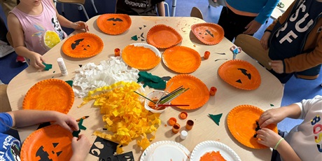 Powiększ grafikę: dyniowe-strachliwe-stworki-i-opowiastki-650797.jpg