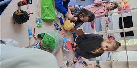 Powiększ grafikę: dyniowe-strachliwe-stworki-i-opowiastki-651275.jpg