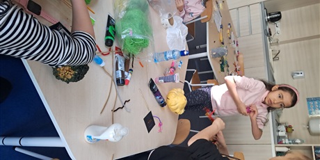 Powiększ grafikę: dyniowe-strachliwe-stworki-i-opowiastki-651276.jpg