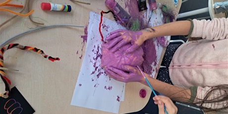 Powiększ grafikę: dyniowe-strachliwe-stworki-i-opowiastki-651280.jpg