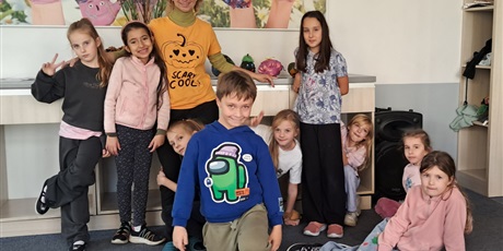 Powiększ grafikę: dyniowe-strachliwe-stworki-i-opowiastki-651283.jpg