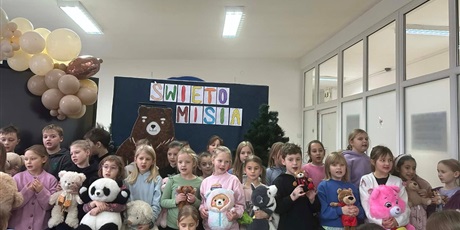 Powiększ grafikę: dzieci, zdjęcie grupowe