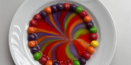 Powiększ grafikę: eksperymenty-i-doswiadczenia-w-swietlicy-650778.jpg