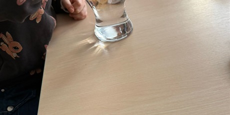 Powiększ grafikę: eksperymenty-i-doswiadczenia-w-swietlicy-655005.jpg