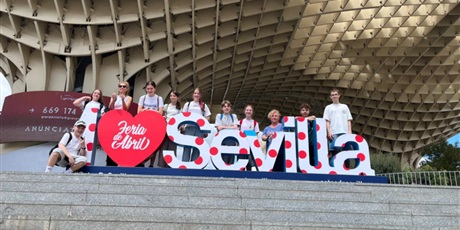 Powiększ grafikę: uczniowie - zdjęcie zbiorowe