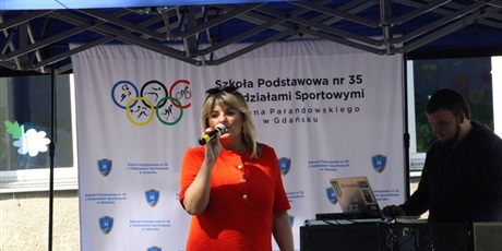 Powiększ grafikę: fotorelacja-ze-swieta-szkoly-i-festynu-624112.jpg