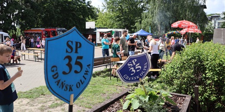 Powiększ grafikę: fotorelacja-ze-swieta-szkoly-i-festynu-624115.jpg