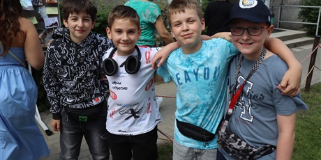 Powiększ grafikę: fotorelacja-ze-swieta-szkoly-i-festynu-624116.jpg