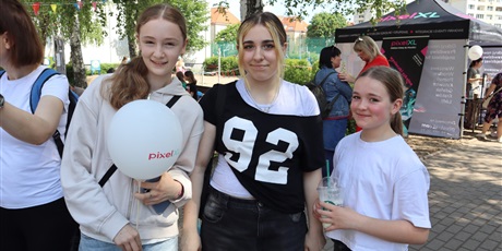 Powiększ grafikę: fotorelacja-ze-swieta-szkoly-i-festynu-624139.jpg