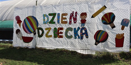 Powiększ grafikę: fotorelacja-ze-swieta-szkoly-i-festynu-624142.jpg