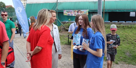 Powiększ grafikę: fotorelacja-ze-swieta-szkoly-i-festynu-624149.jpg