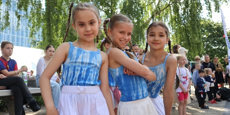 Powiększ grafikę: fotorelacja-ze-swieta-szkoly-i-festynu-624172.jpg