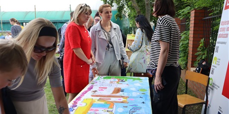 Powiększ grafikę: fotorelacja-ze-swieta-szkoly-i-festynu-624181.jpg
