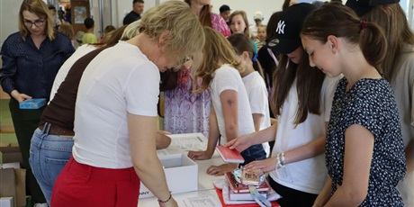 Powiększ grafikę: fotorelacja-ze-swieta-szkoly-i-festynu-624212.jpg
