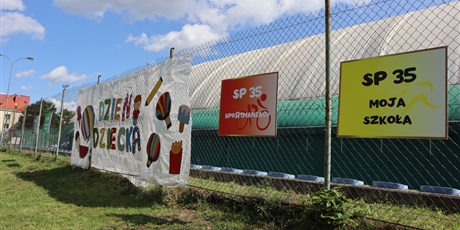 Powiększ grafikę: fotorelacja-ze-swieta-szkoly-i-festynu-624215.jpg