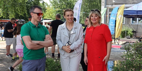 Powiększ grafikę: fotorelacja-ze-swieta-szkoly-i-festynu-624217.jpg