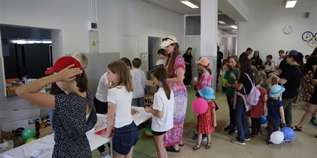 Powiększ grafikę: fotorelacja-ze-swieta-szkoly-i-festynu-624245.jpg