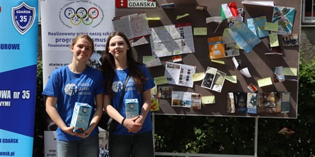 Powiększ grafikę: fotorelacja-ze-swieta-szkoly-i-festynu-624260.jpg