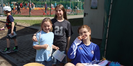 Powiększ grafikę: fotorelacja-ze-swieta-szkoly-i-festynu-624264.jpg