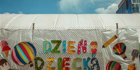 Powiększ grafikę: fotorelacja-ze-swieta-szkoly-i-festynu-624286.jpg