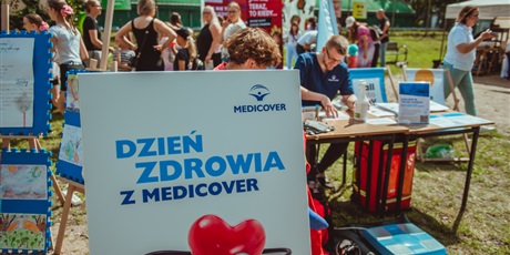 Powiększ grafikę: fotorelacja-ze-swieta-szkoly-i-festynu-624303.jpg