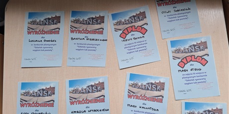 Powiększ grafikę: gdansk-malowany-weglem-lub-pastela-626969.jpg