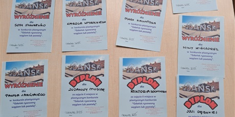 Powiększ grafikę: gdansk-malowany-weglem-lub-pastela-626970.jpg