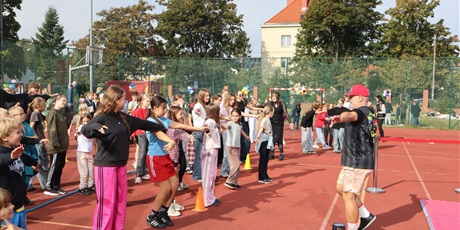 Powiększ grafikę: kompleksowe-wsparcie-integracji-migrantow-w-miescie-gdansku-715825.jpg