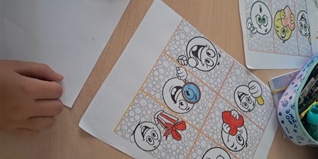 Powiększ grafikę: kropki-kropeczki-wszyscy-mamy-wyobraznie-711567.jpg