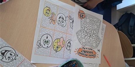 Powiększ grafikę: kropki-kropeczki-wszyscy-mamy-wyobraznie-711569.jpg