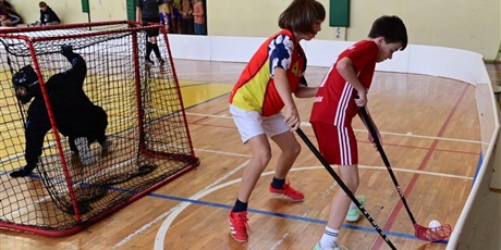 Powiększ grafikę: mecz unihokeja z udziałem naszych uczniów