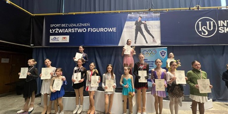 Powiększ grafikę: mistrzostwa-szkoly-podstawowej-nr-35-w-lyzwiarstwie-figurowym-611624.jpg