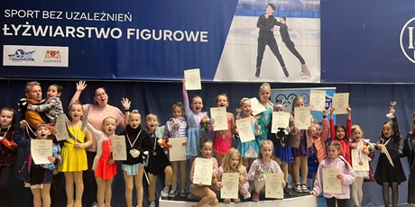 Powiększ grafikę: mistrzostwa-szkoly-podstawowej-nr-35-w-lyzwiarstwie-figurowym-611628.jpg