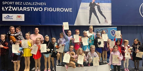 Powiększ grafikę: mistrzostwa-szkoly-podstawowej-nr-35-w-lyzwiarstwie-figurowym-611630.jpg