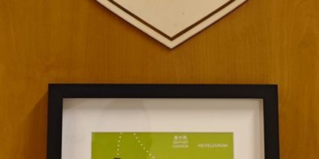 Powiększ grafikę: dyplom z  logiem szkoły