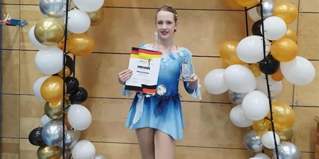 Powiększ grafikę: nowa-dyscyplina-w-naszej-szkole-lyzwiarstwo-figurowe-na-rolkach-676628.jpg