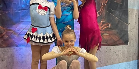 Powiększ grafikę: pge-halloween-cup-2025-w-bydgoszczy-w-lyzwiarstwie-figurowym-650274.jpg