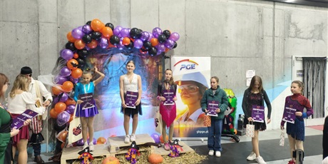 Powiększ grafikę: pge-halloween-cup-2025-w-bydgoszczy-w-lyzwiarstwie-figurowym-650276.jpg