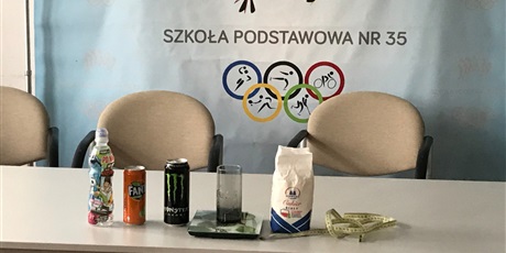 Powiększ grafikę: spotkanie-ze-studentami-ii-roku-pielegniarstwa-93249.jpg