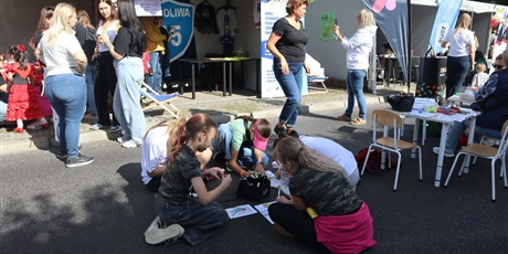 Powiększ grafikę: swieto-naszej-dzielnicy-viva-oliva-711490.jpg