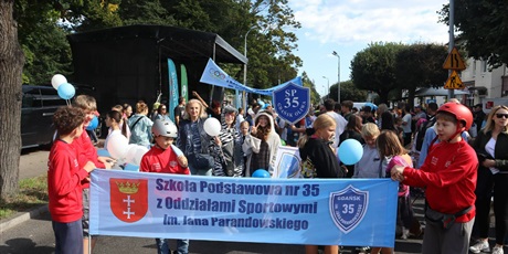Powiększ grafikę: swieto-naszej-dzielnicy-viva-oliva-711504.jpg