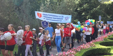 Powiększ grafikę: swieto-naszej-dzielnicy-viva-oliva-711515.jpg