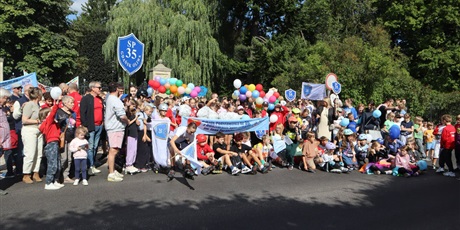 Powiększ grafikę: swieto-naszej-dzielnicy-viva-oliva-711520.jpg