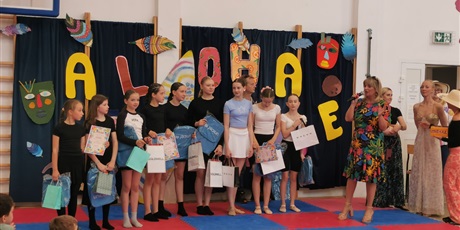 Powiększ grafikę: szkolny-konkurs-aloha-dance-616141.jpg