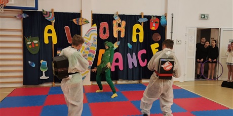 Powiększ grafikę: szkolny-konkurs-aloha-dance-616148.jpg