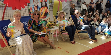 Powiększ grafikę: szkolny-konkurs-aloha-dance-616158.jpg